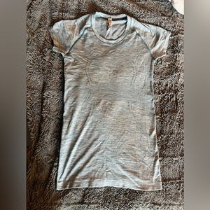Lululemon size 6 fitted T-shirt - teal/blue